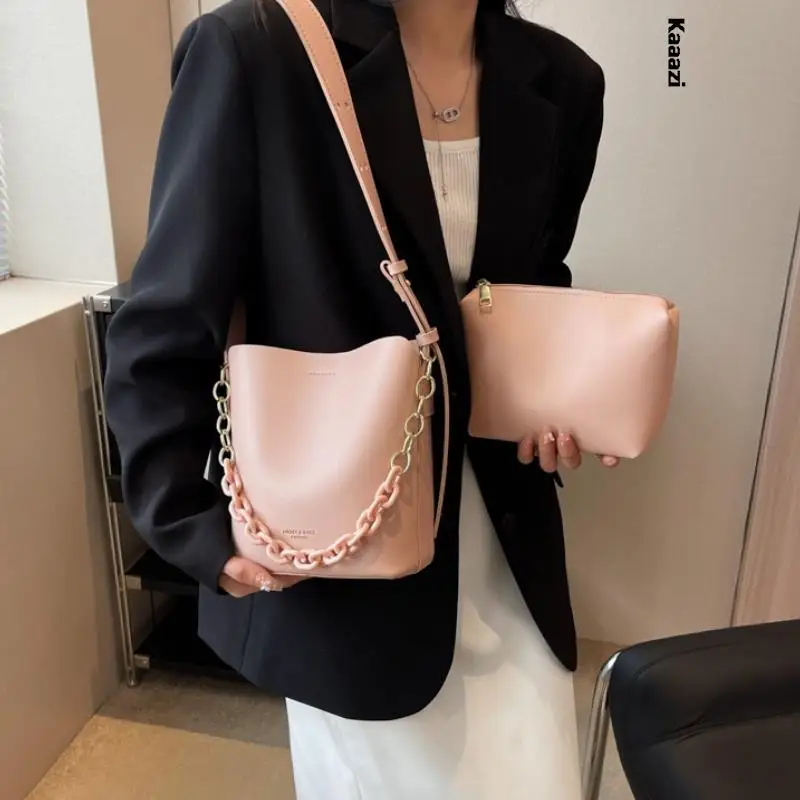 

Luxury Brand Handbags For Women New Fashion Crossbody Bucket Bags Leather Tote Shoulder Bag Designer 2023 Thick Chain Versatile