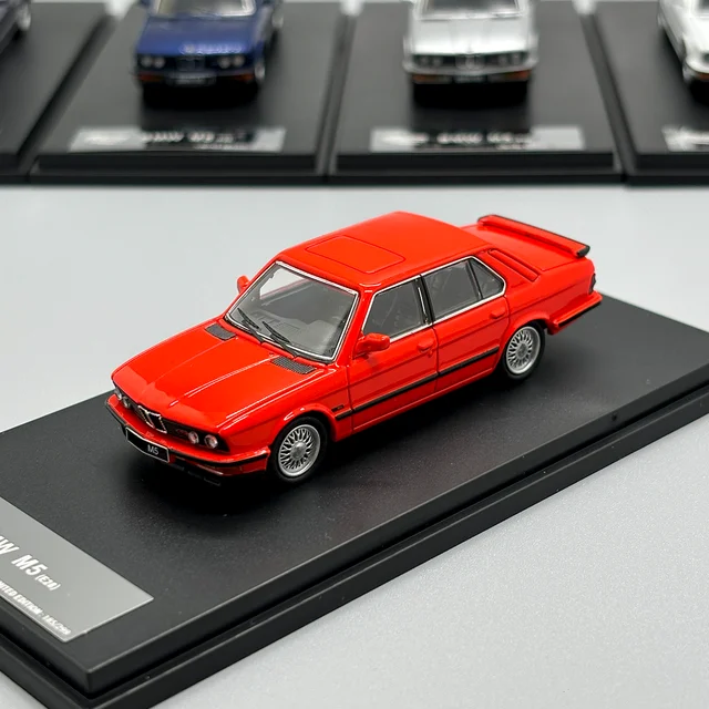 King модель 1:64 M5 E28 металлический автомобиль