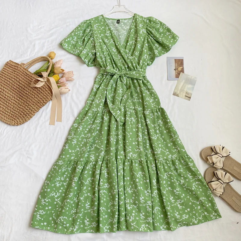 

Женское платье с цветочным принтом, V-образным вырезом и Расклешенным рукавом