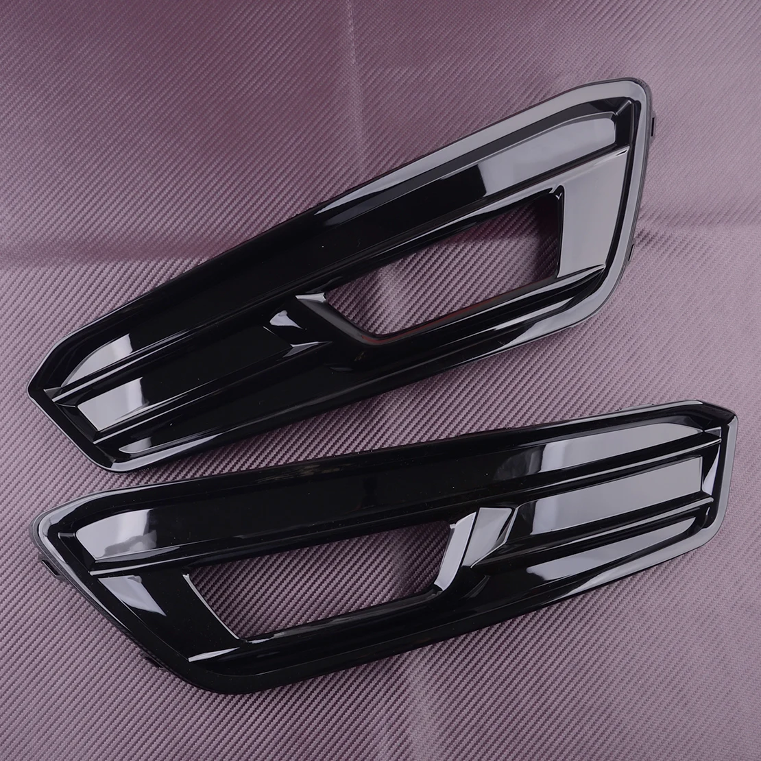 

Car Front Bumper Fog Light Lamp Cover Bezel Grille Frame Fit for Ford Focus ST 2015 2016 2017 2018 F1EZ-15266-F F1EZ-15266-C