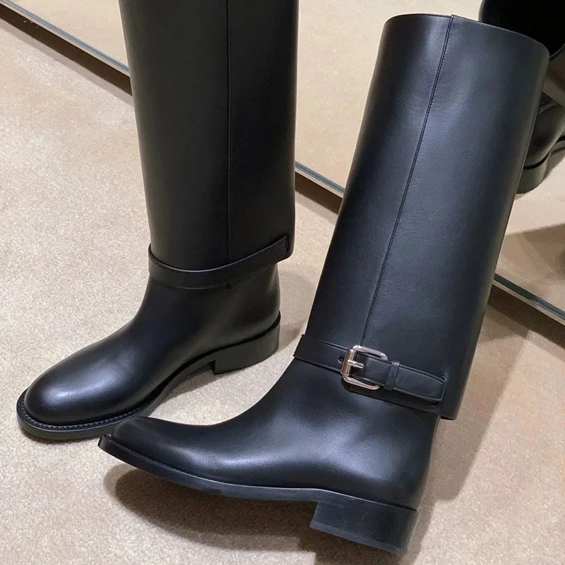 

2023 Зимние Модные женские кожаные сапоги Dave & Di, высокие сапоги до колена в стиле ретро, черные женские сапоги с металлической пряжкой