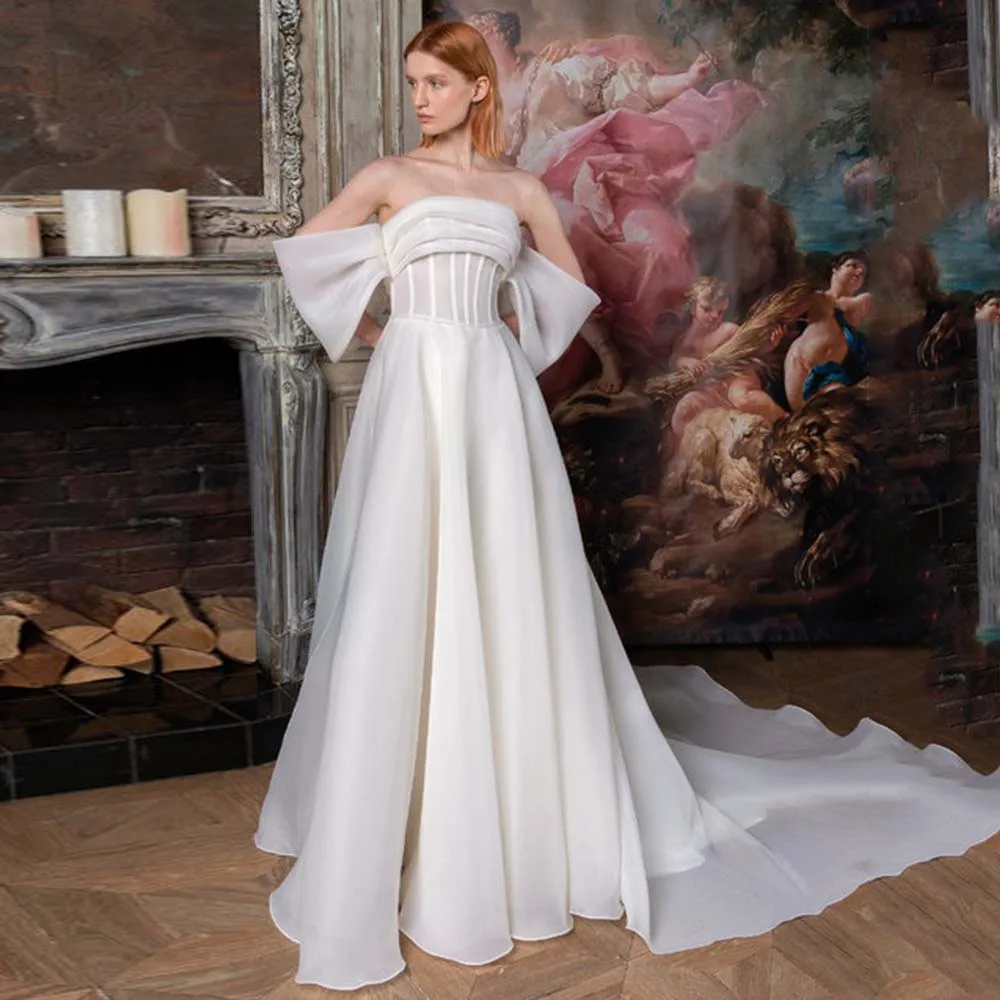 

Simple Wedding Dresses Modern Strapless Pleated Organza Bride Dress 2022 New Off Shoulder A-Line Backless Zipper Bridal Gowns