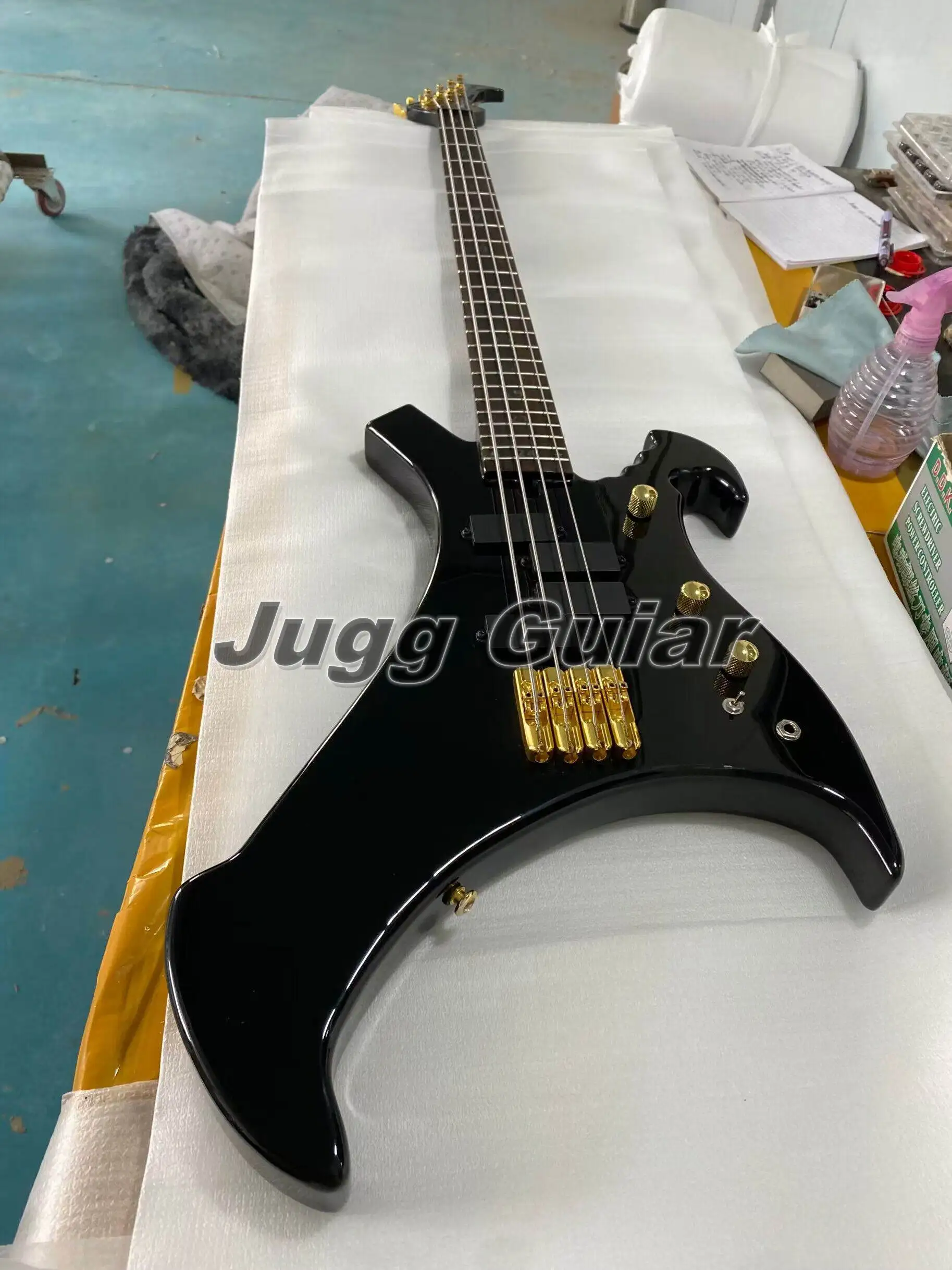 

Rare Shaped War Wick 4 Strings Buzzard Electric Bass Guitar Ebony Fingerboard Abalone Arabic Numerals Inlay Gold Hardware