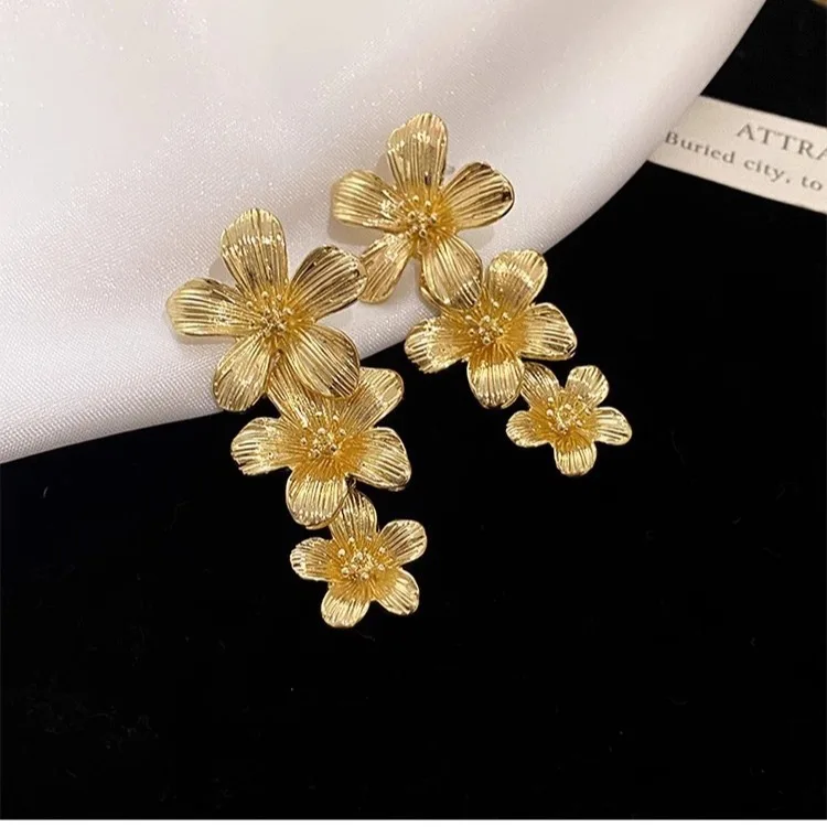 Fahsion 18k позолоченные Цветочные дизайнерские серьги водонепроницаемые не