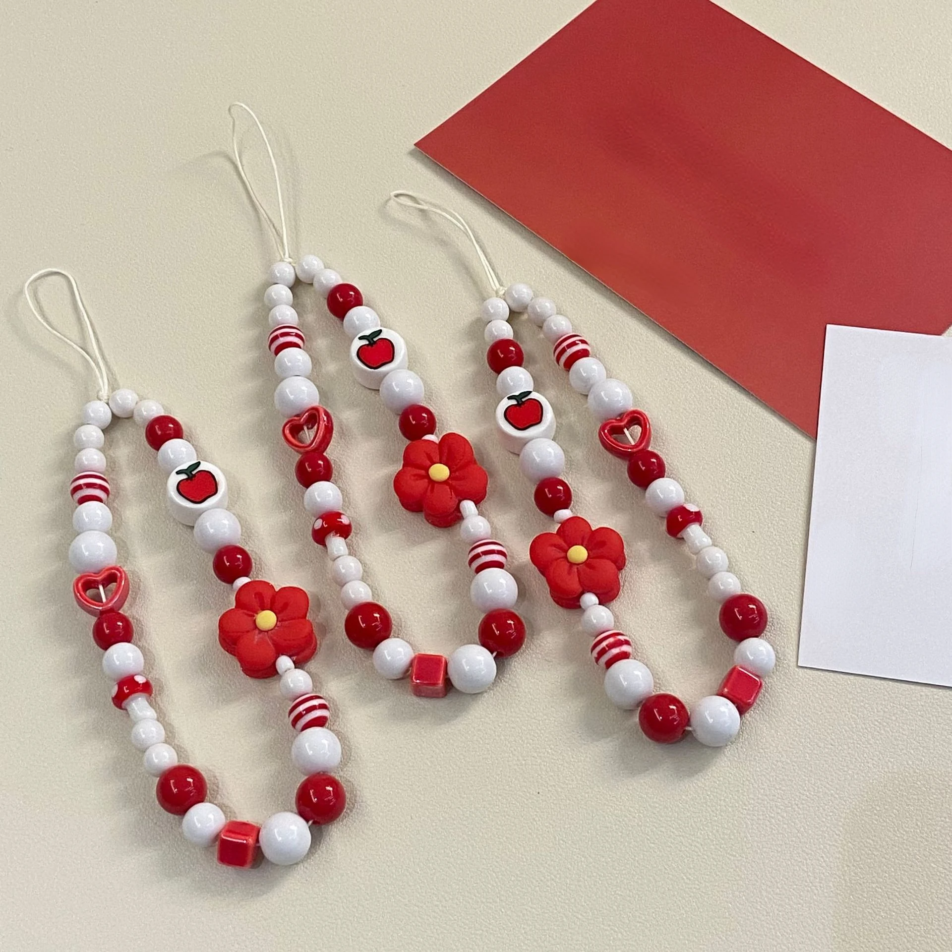 

2022 красные бусины в форме цветка, тканый фотошнурок, акриловые подвески в форме сердца, аксессуары для цепочки