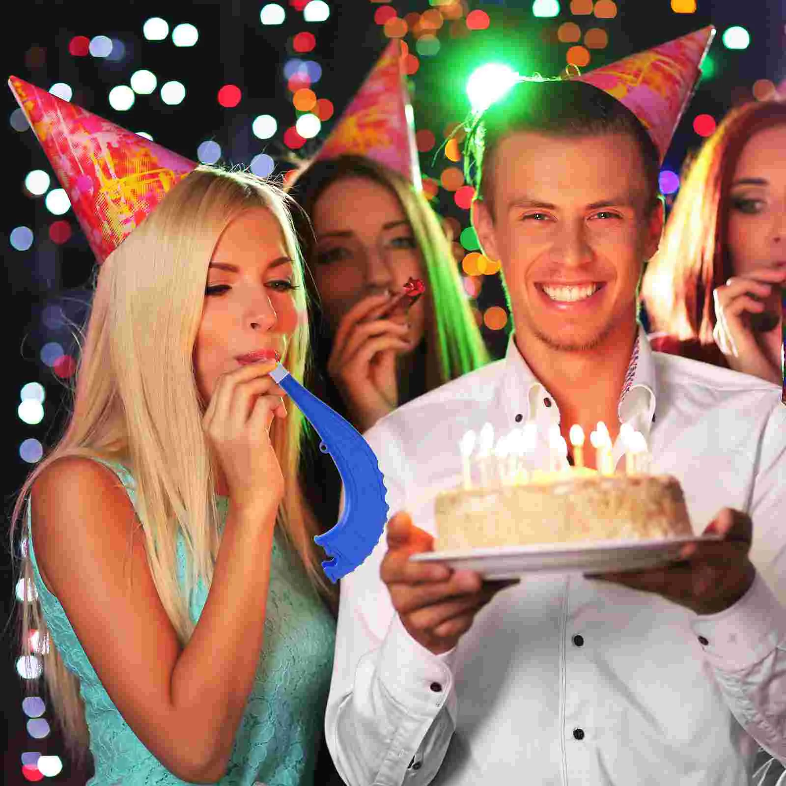 Мужик празднует день рождения. Как люди празднуют дни рождения. Торт вечеринка. Компания на праздники. Фото празднования дня рождения.