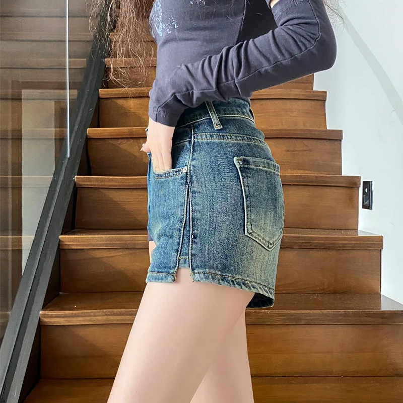 Retro minimalist denim shorts jeans for women in 2023, new high waisted outerwear with spicy girls' elastic A-line straight leg