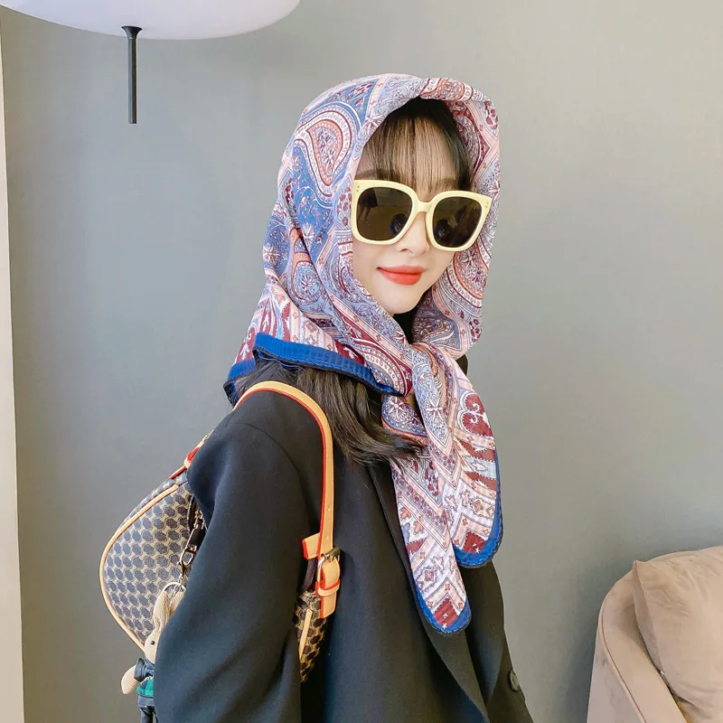 

Женский шелковый шарф с принтом, 90 см