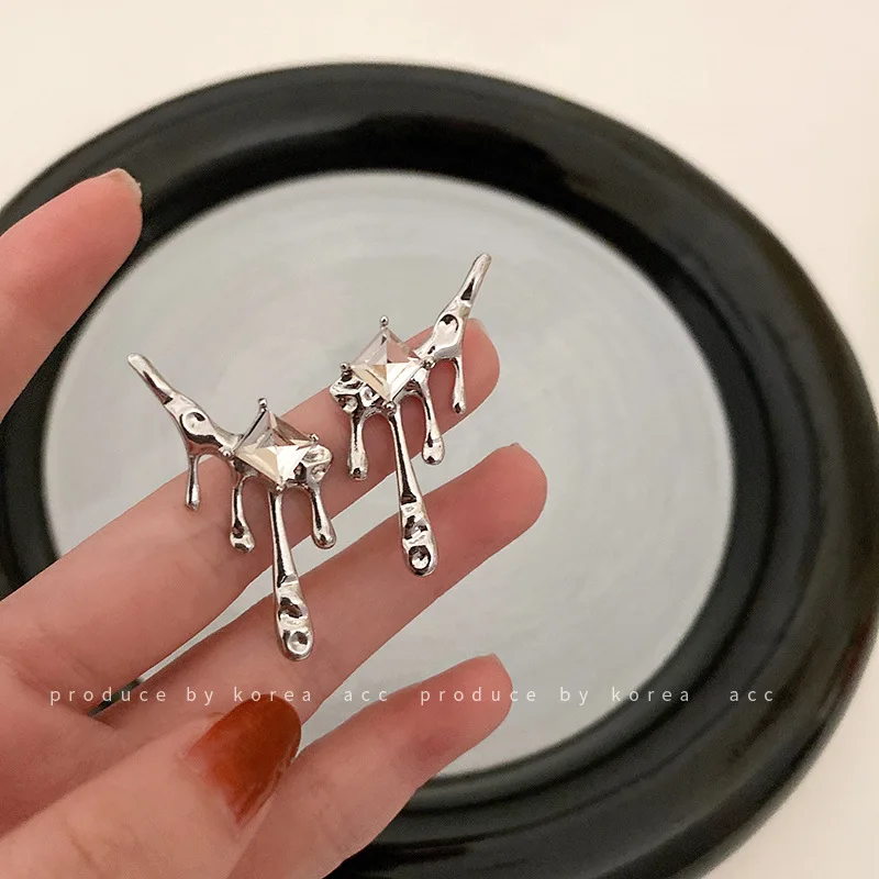 

Hot Trendy Silver Color Metal Irregular Drop Earrings Fashion Diamond Jewelry Earrings Lava Metal Drop Earrings for Women