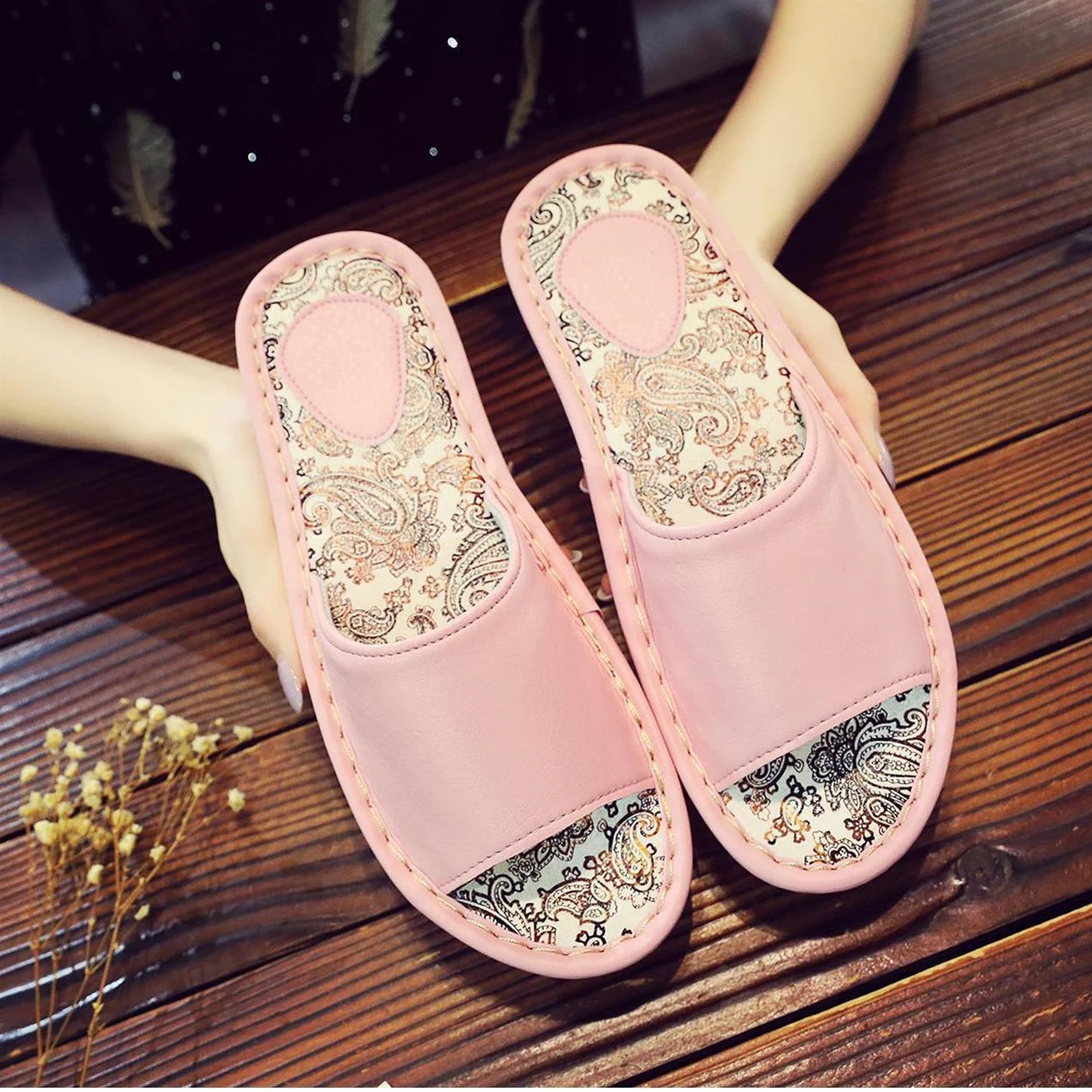 

Genuine Leather Cowhide Slippers Men Women's Summer Flats Shoes Faux Suede Insole Light Luxury Comfortable Couple Slippers 2022