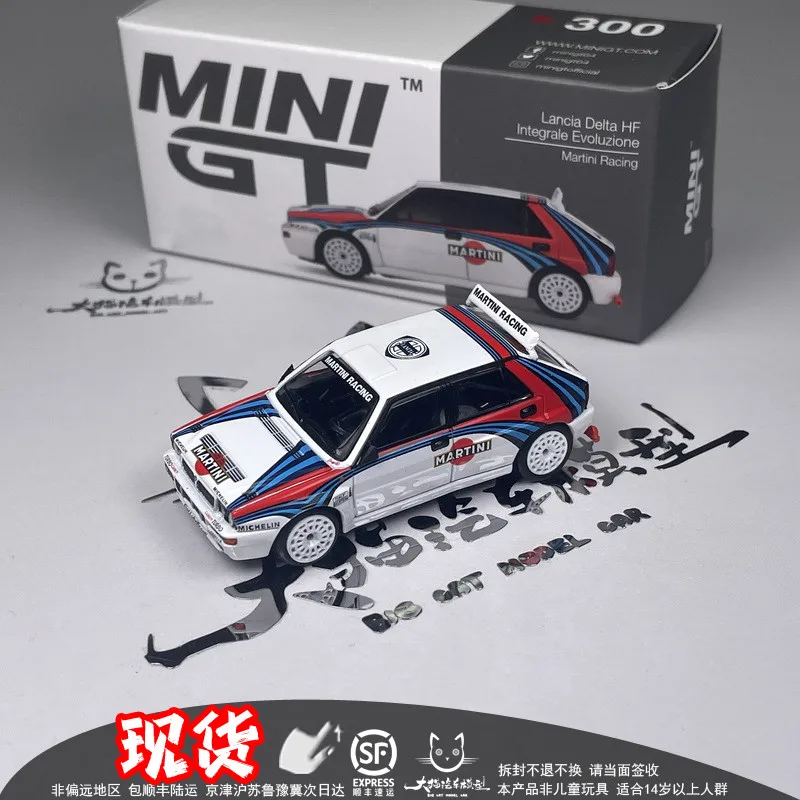 

Модель автомобиля из сплава с изображением мартини Lancia 1/64
