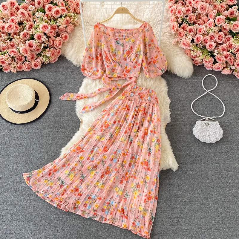 

Плиссированная юбка средней длины с высокой талией, трапециевидной формы, юбка с цветочным рисунком костюм из двух предметов летняя шифоновая рубашка с квадратным вырезом и высокой талией