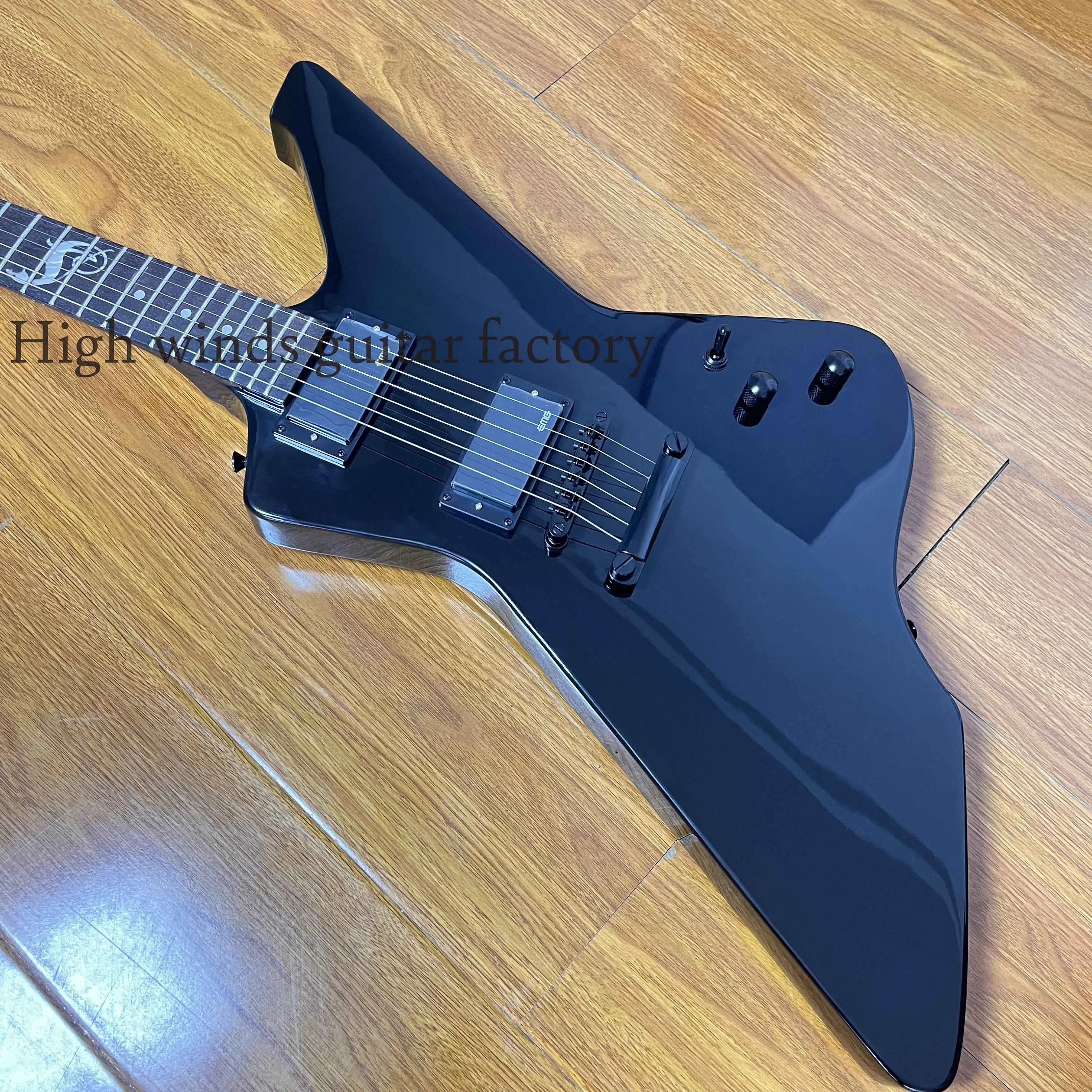 Черная электрогитара специальной формы черный гриф звукосниматели HH