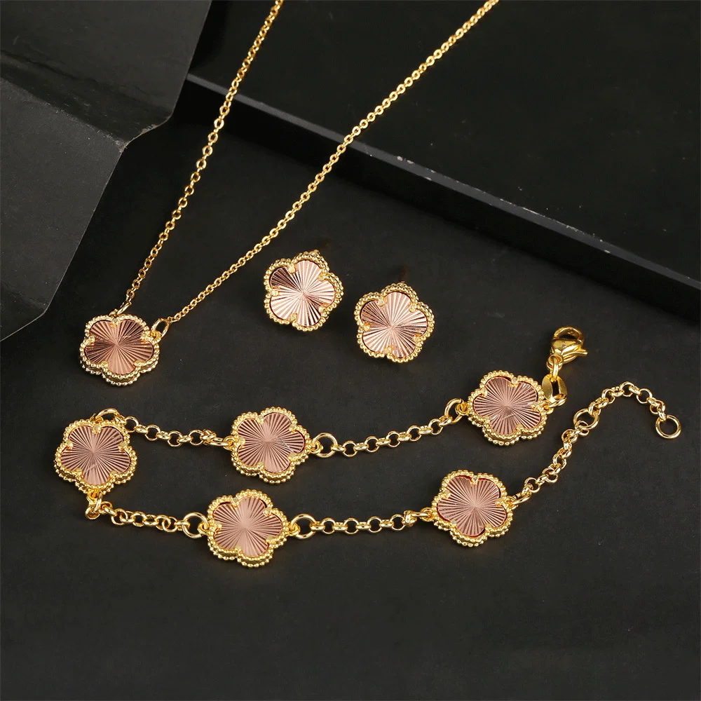 

Hot Selling Five-leaf Clover Earrings Bracelet Necklace 3 Pieces Set Flower Bracelet Stone Gold-plated Wearing Jewelry Set