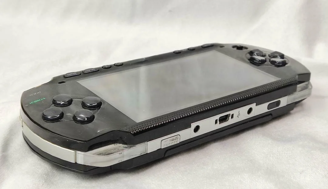 Бесплатная 32G TF черная/белая б/у консоль для Sony Playstation 1000 PSP 2000 3000 оригинальная 80%