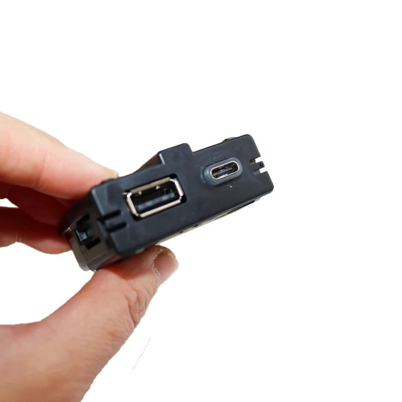 1 комплект USB-розетки на заднее сиденье USB-адаптер Armerst для Skoda Kodiaq Karoq 5QD 035726 L