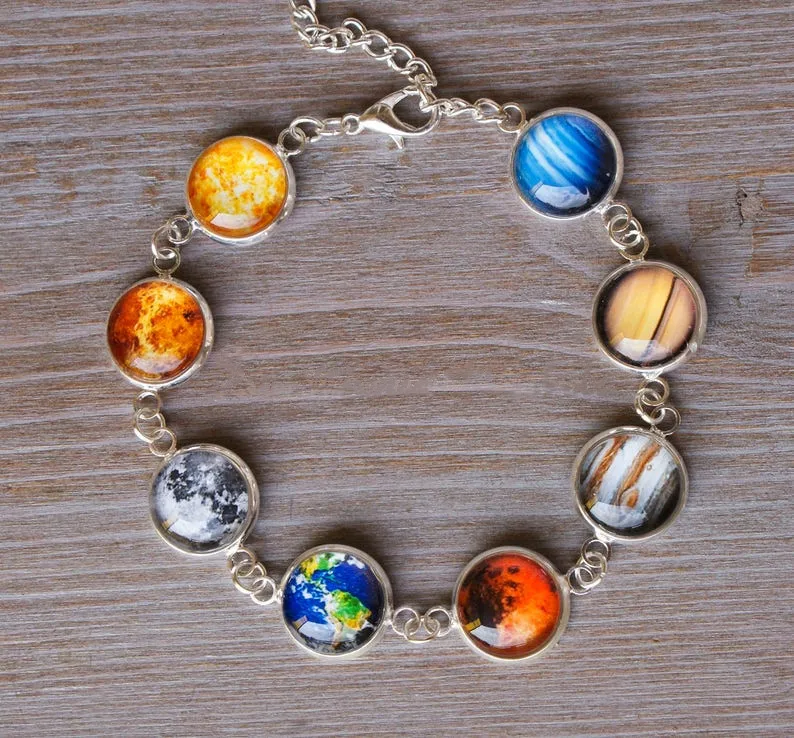 

New Creative Starry Night Light Bracelet Cosmic Solar System Eight Planets Luminous Pendant Bracelet