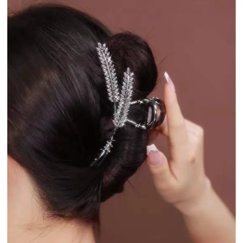 Inlaid Rhinestone Plated Wheat Head Shark Hair Clips For Women Tredy Aesthetic Hairwear Romantic New Arrival 2023