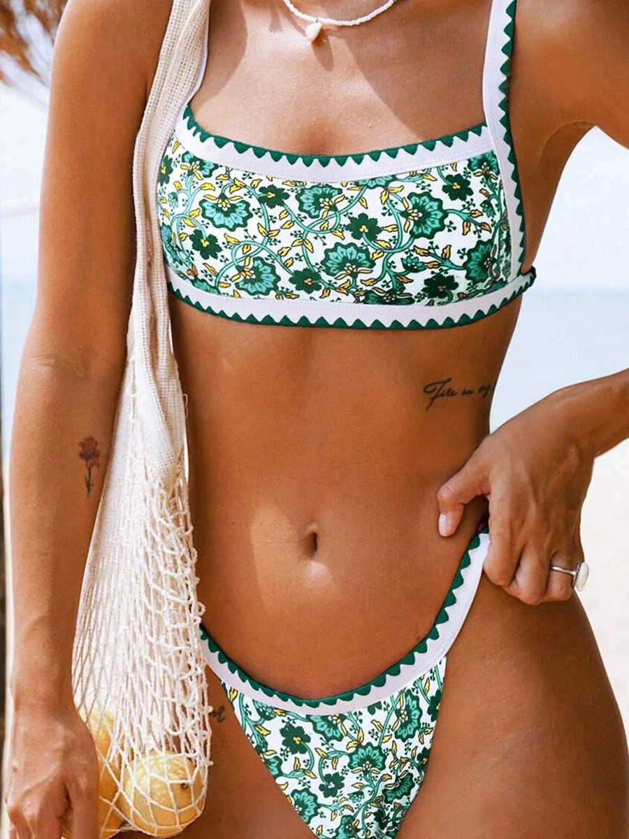 Купальник-бандо женский с высоким вырезом и принтом