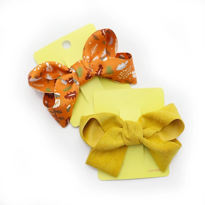 

Заколки для волос Разноцветные с волнистыми точками, 1 шт.