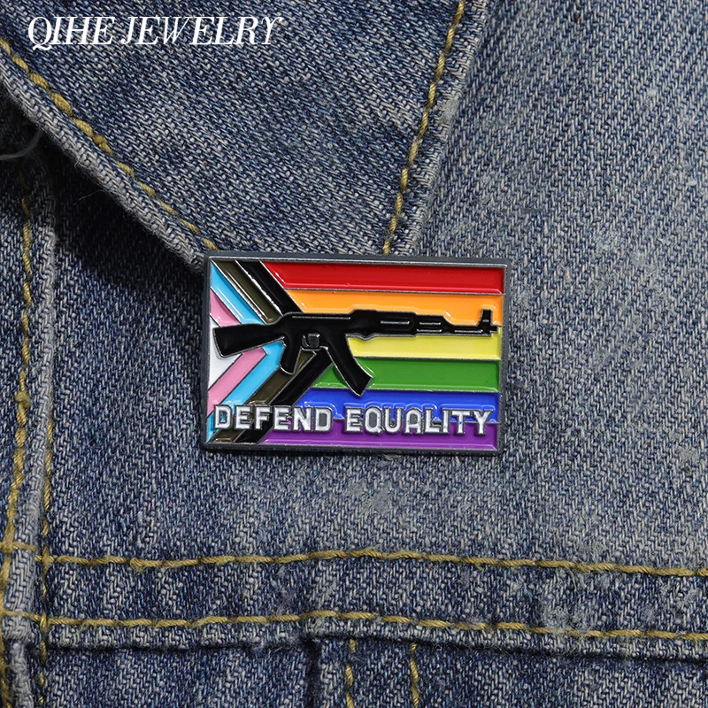 

LGBT Rainbow BroochDefend Gender Equality Enamel Pins Custom Gay Lesbian Badge Decor Bag Lapel Pin Cartoon Gun Jewelry Accessory