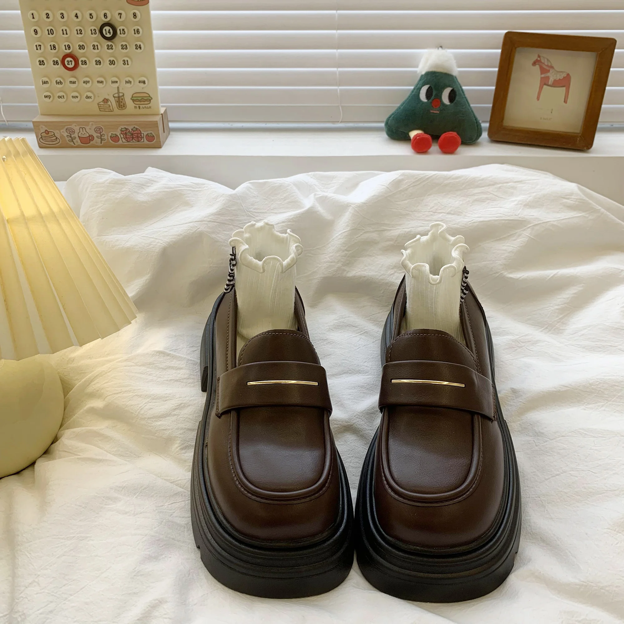 

Женские лоферы, обувь без шнуровки, оксфорды в британском стиле, Осенние повседневные женские кроссовки с открытым носком и квадратным носком, кроссовки без шнуровки на платформе