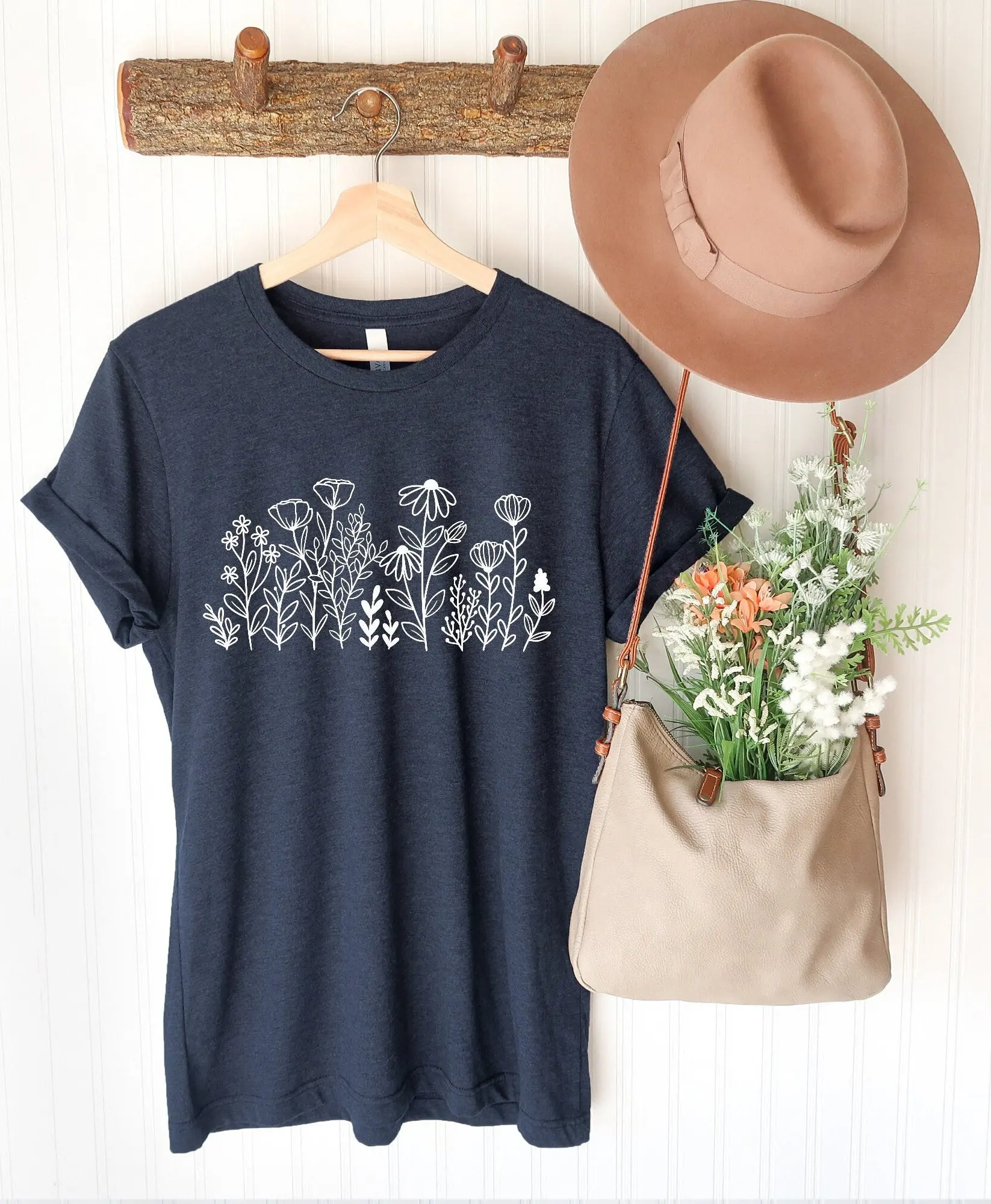 Женская футболка в стиле бохо с изображением диких цветов