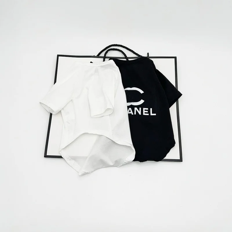 

Designer Dog Clothes Summer Letter T-Shirt Luxury Pet Dog Clothes