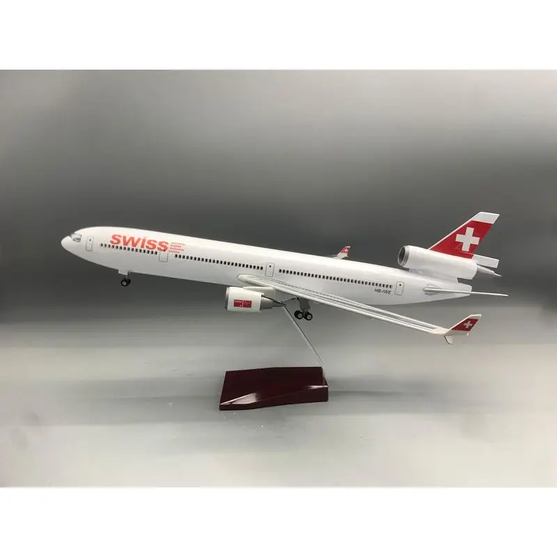 Фото Модель самолета MD-11 Swiss Air, 47 см, со светом и колесами, статическая модель-имитация, украшение. №2