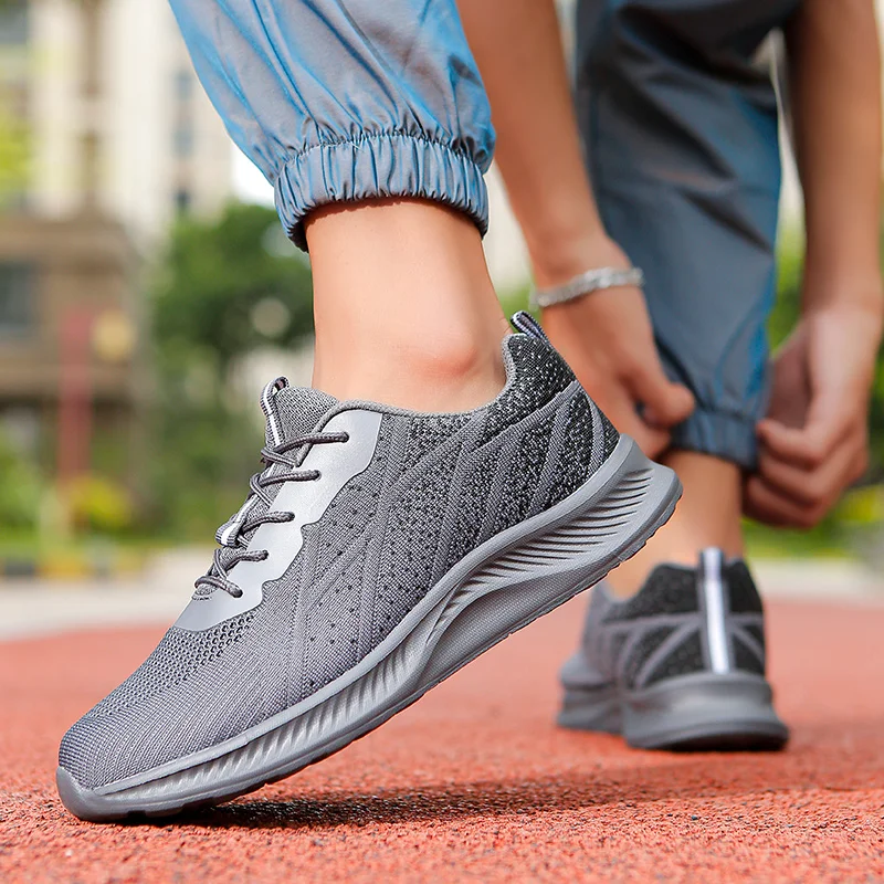 New Mesh Fly Woven Non-slip Men Shoes Lace-up Four Seasons Running Shoes Outdoor Comfortable Breathable Casual Male Sports Shoes