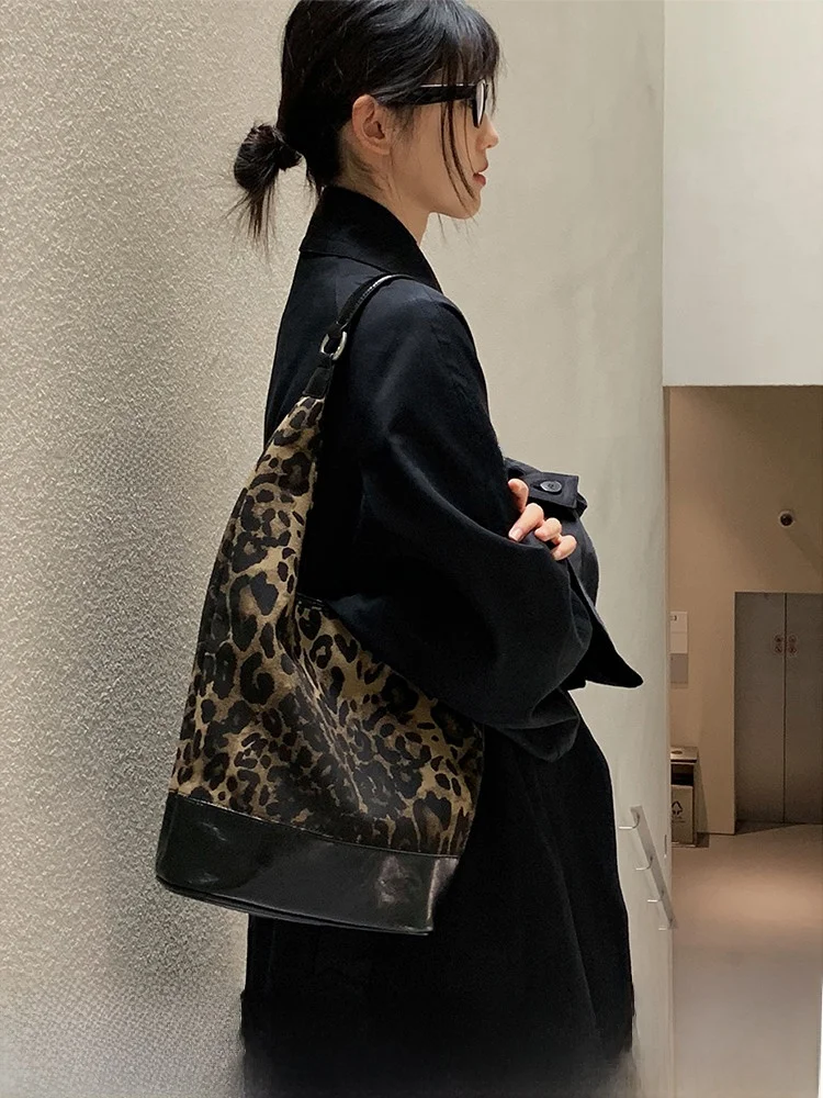 [Xiaoyoujia Bag] Hoyozi Autumn Leopard Print Shoulder Bucket Bag Women 2024 New Portable