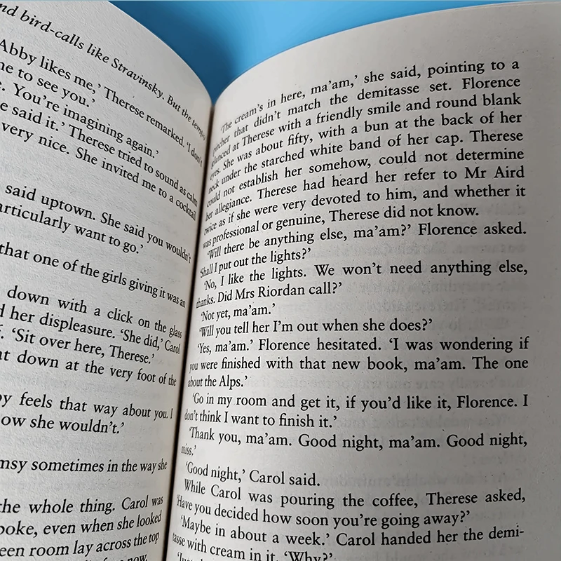 Цена на английскую книгу Highsmith's Salt Carol портативное издание образование