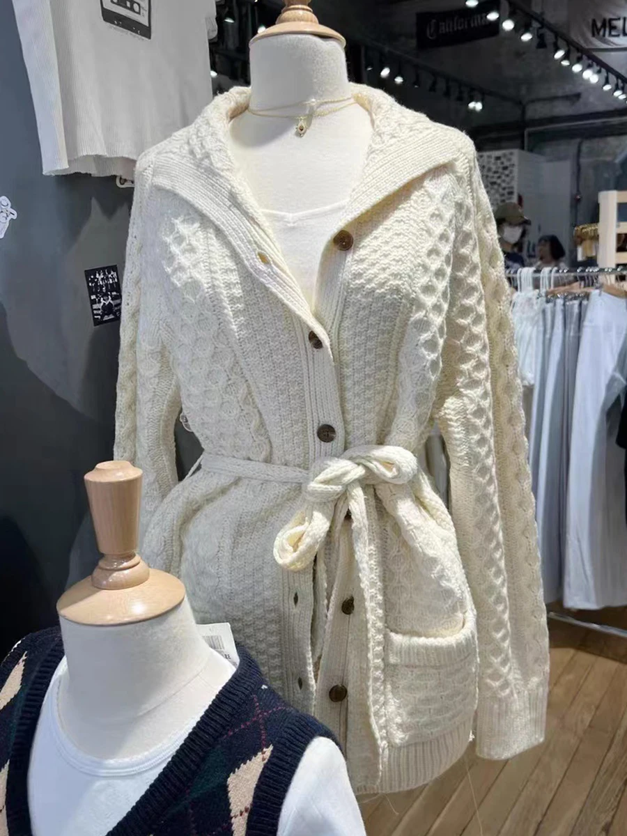 Однотонный длинный кардиган с ромбическими витыми цветами свитер поясом