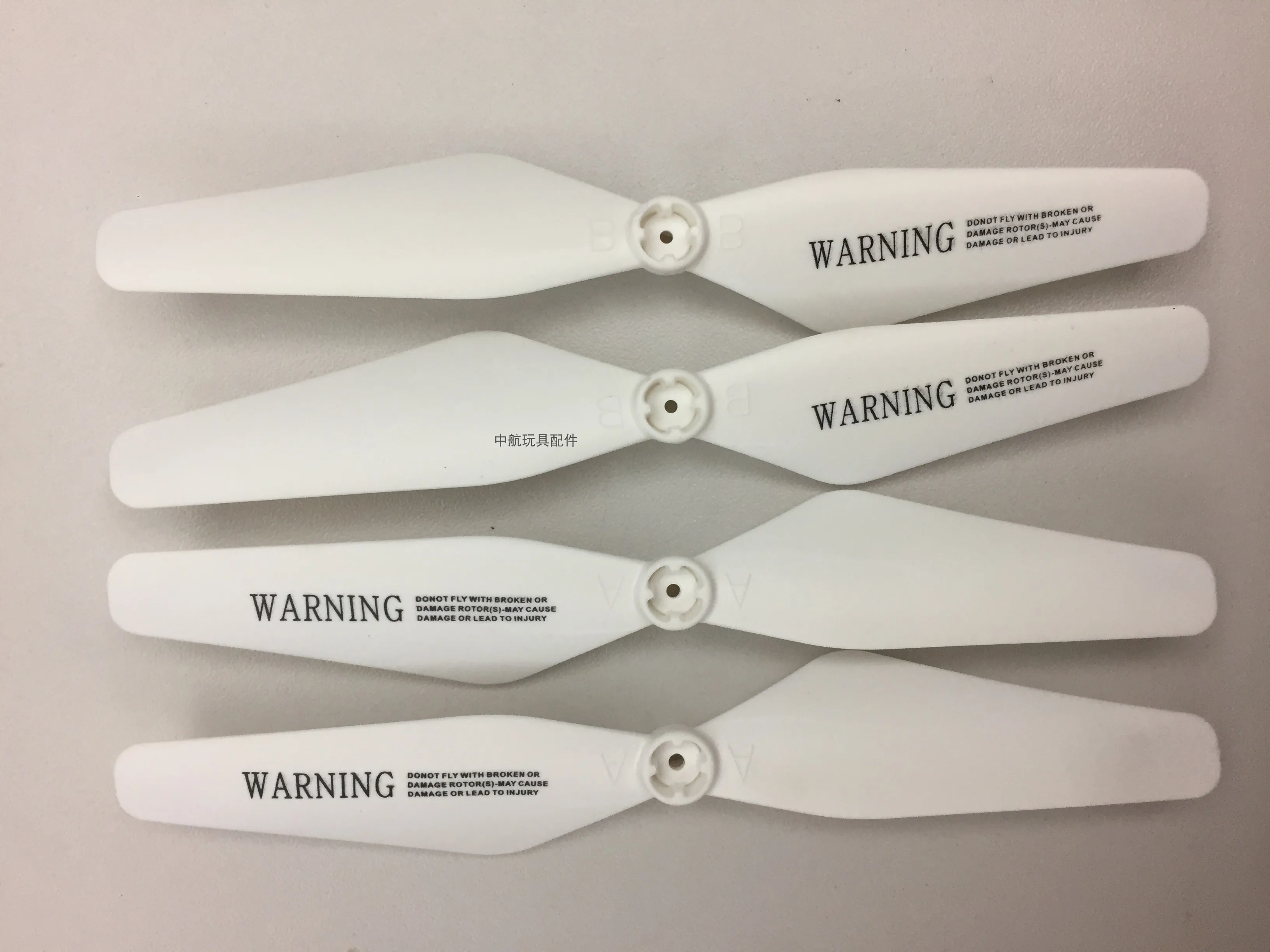 

SYMA Z3 складной четырехосевой Квадрокоптер с оптическим потоком оригинальные лопасти для радиоуправляемого дрона пропеллеры аксессуары