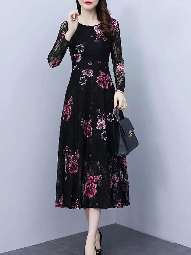 Женское винтажное вечернее платье миди черное кружевное с длинным рукавом