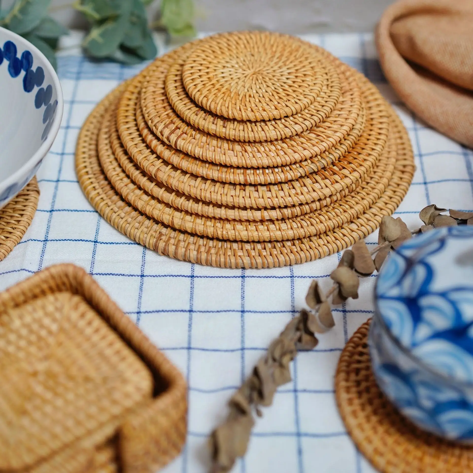 

Плетеный коврик для чашек из ротанга, круглый коврик для чайного столика, Осенний коврик из ротанга, коврик для еды в западном стиле, термоиз...
