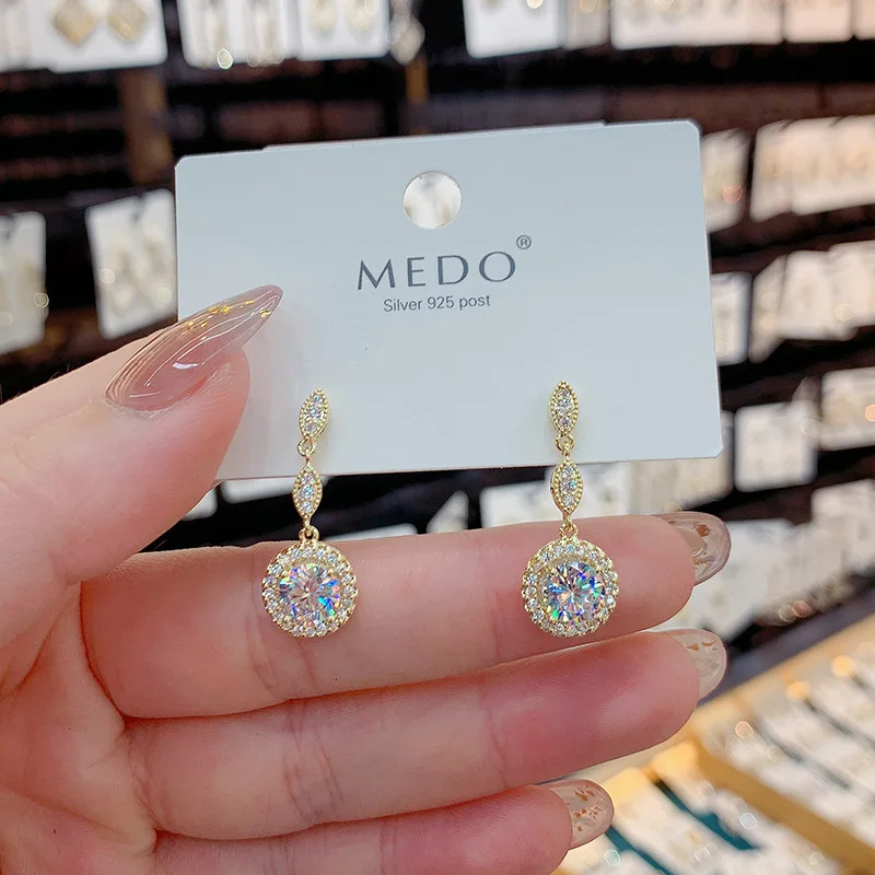 

S925 silver needle exquisite super flash circular micro inlaid Zircon Earrings