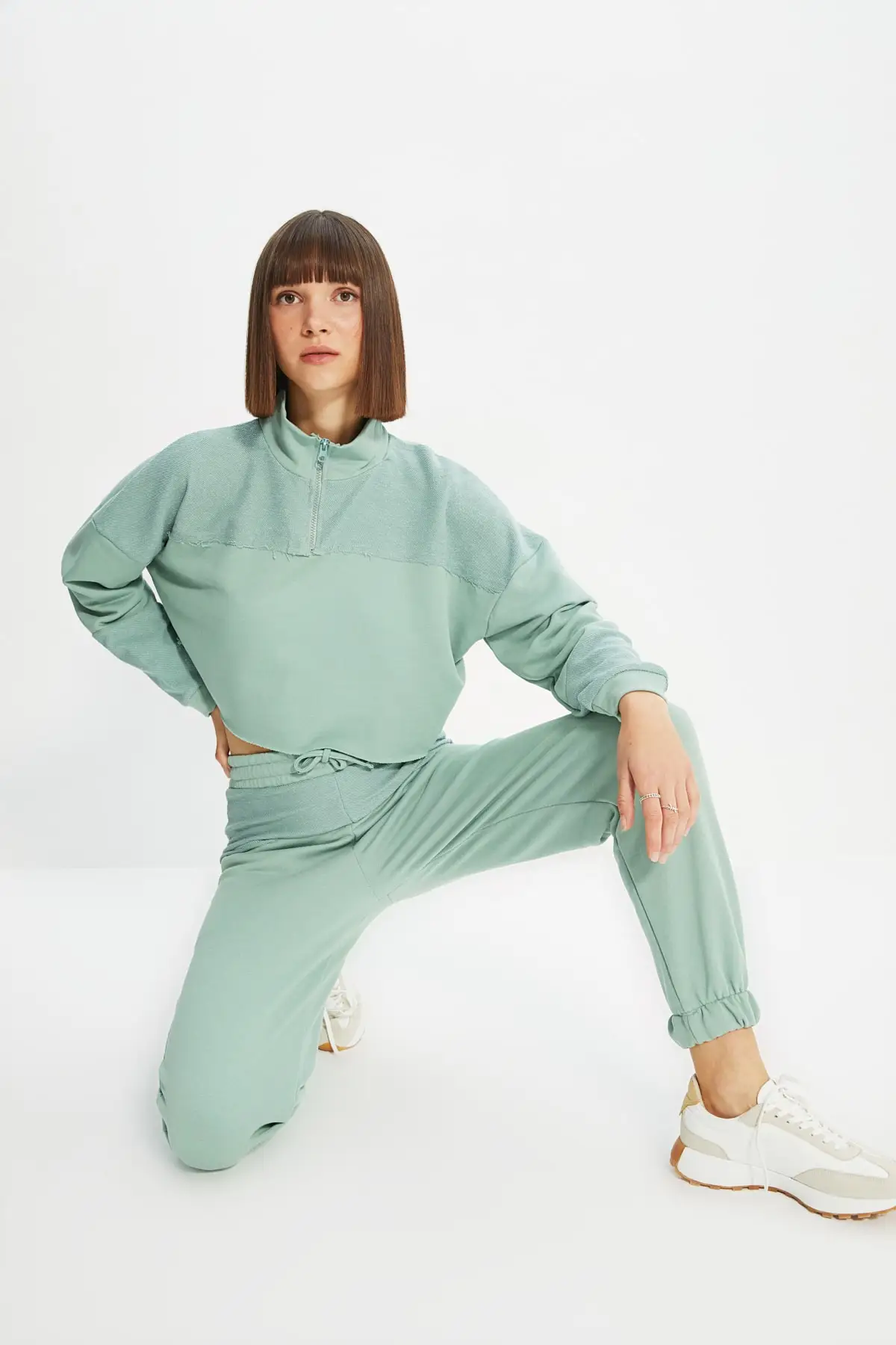 

Loose Jogger Pockets Knitted Slim Sweatpants TWOAW22EA0223