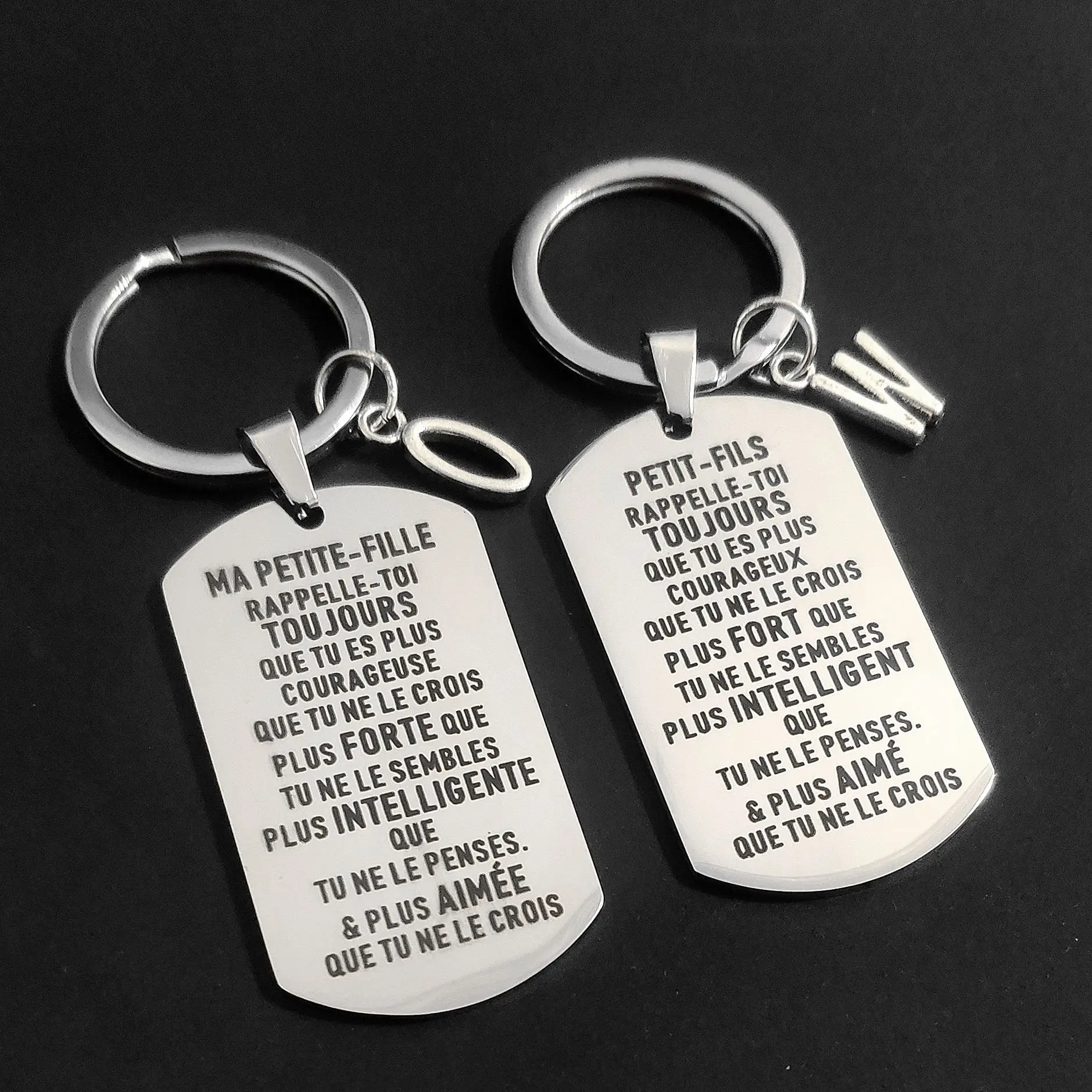 

Creative Carabiner for Keys Military Tags Ornaments Wedding Keyring DIY 26 Letters Stainless Steel PETIT-FILS MA PETITE-FILLE