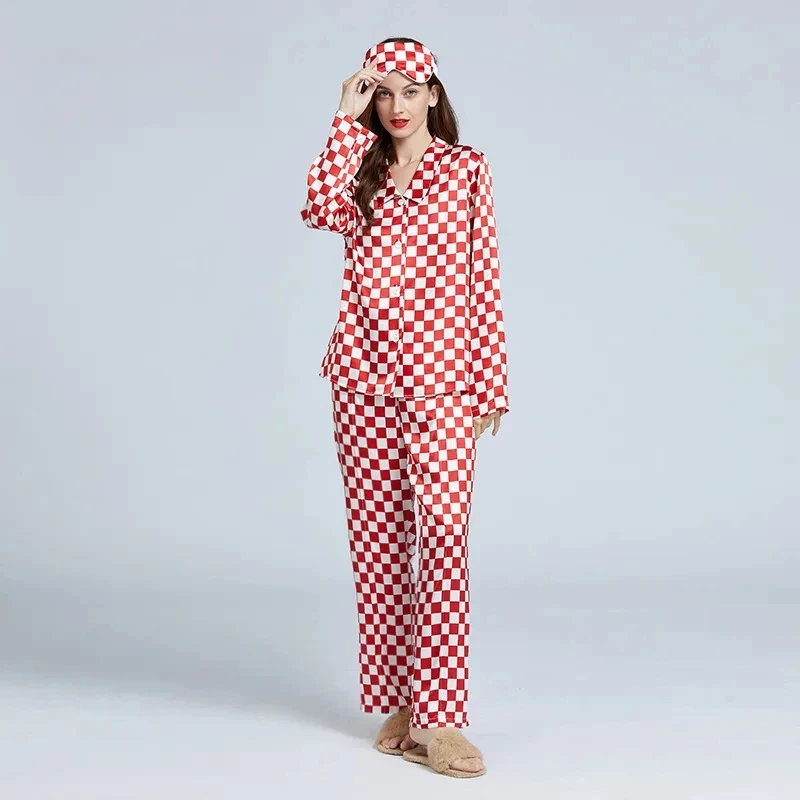 Рисунок 5 - Женская шелковая пижама с длинным рукавом