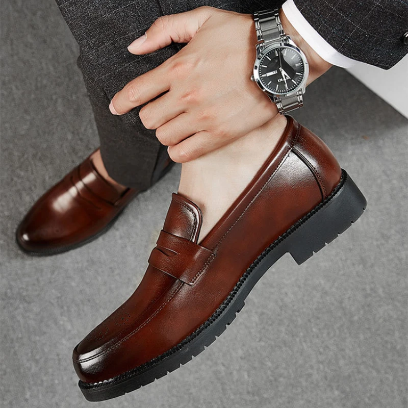 

Luxury Brand Loafers Men's Casual Shoes 2022 Slip-On Leather Dress Shoes Plus Size 38-46 Bullock Carved Loafers Driving Party