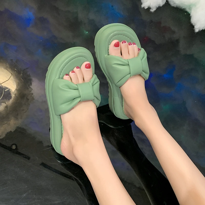 

Сандалии женские с бантом, пляжная обувь на плоской подошве, уличные модные шлепанцы для студентов и дома, Повседневные тапочки, большие раз...