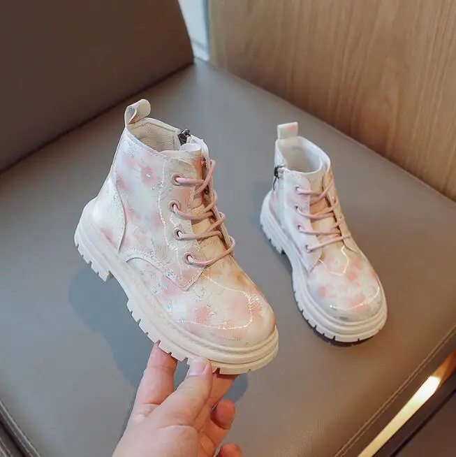 

2022 New Fashion Boots Winter Leather Short All-Match Rubber Snow Boots Warm British Style Boys Soft Sole Outdoor Sport Shoes