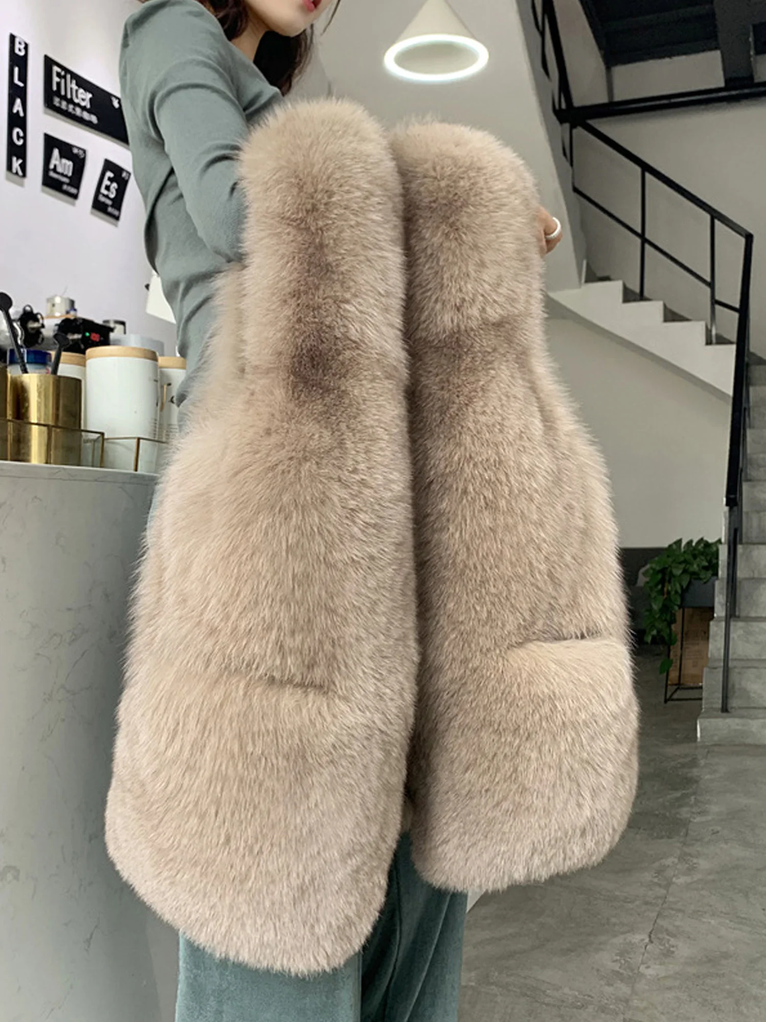 

2023 Fall Winter Fashion Faux Fur Vests Women New Party Club Elegant Fur Waistcoat V-sleeve Sleeveless Autumn Fur Coats Femme