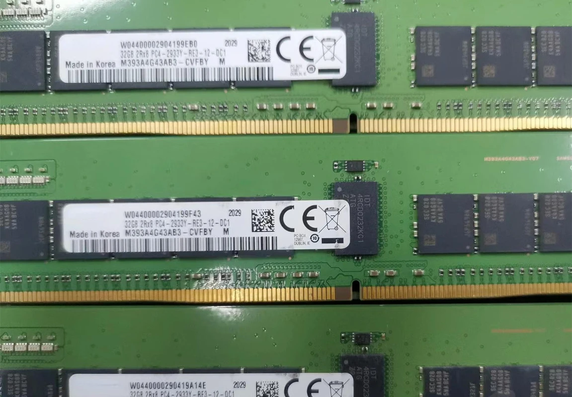 

RAM New M393A4G43AB3-CVF 32G 2RX8 2933 DDR4 RDIMM server memory