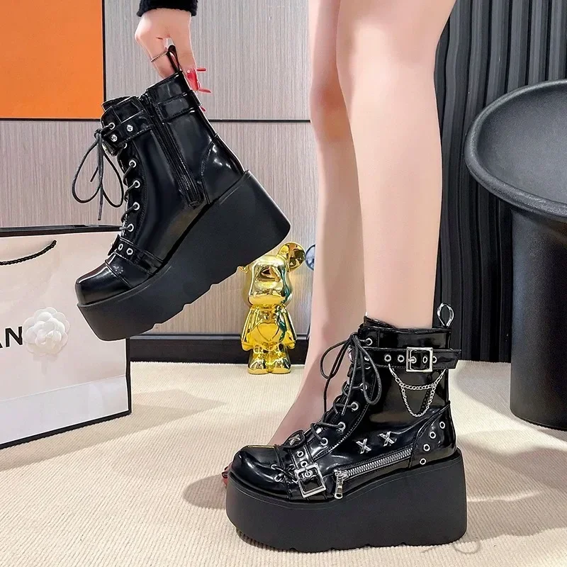 Женские мотоциклетные ботинки на платформе удобные сапоги до середины икры