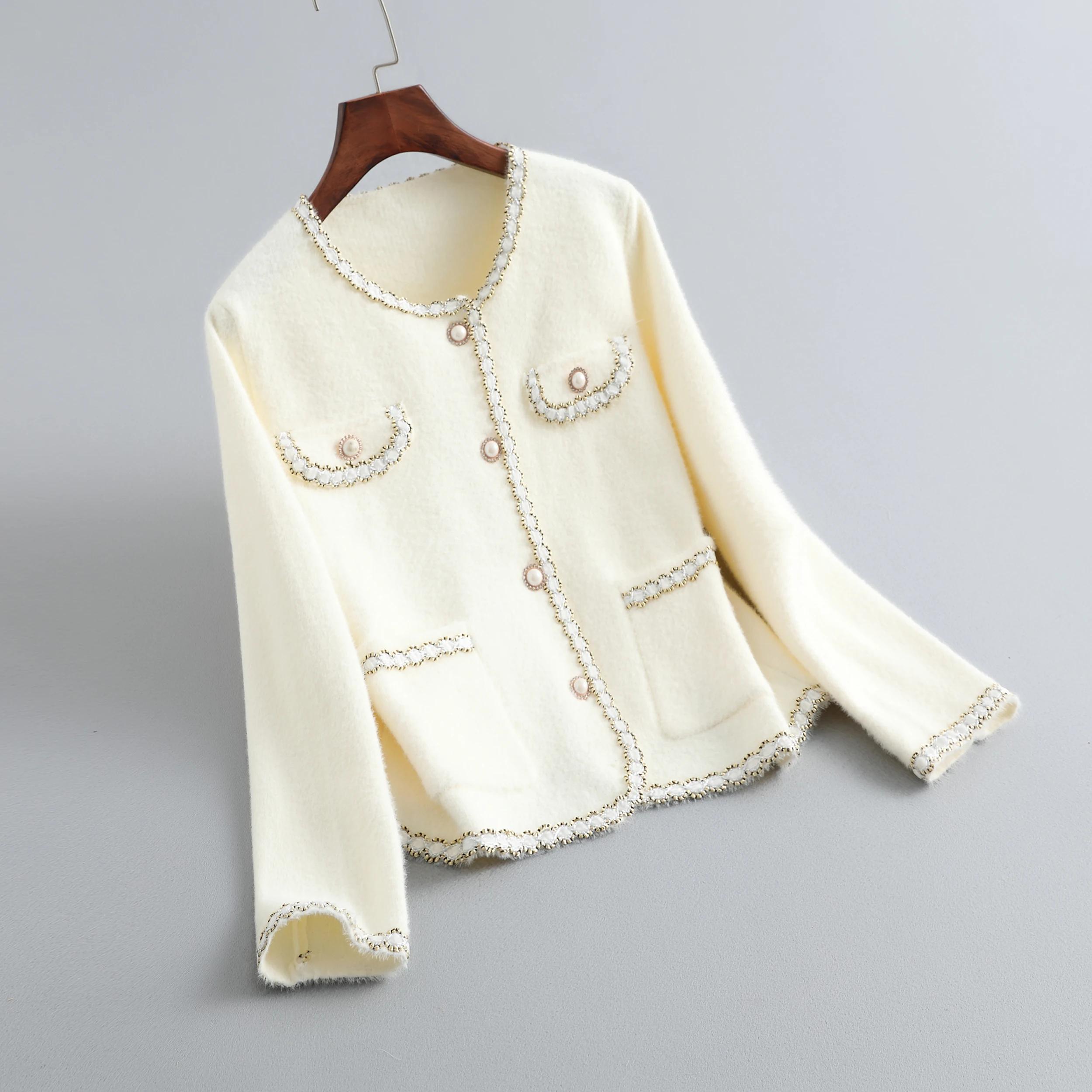 

Женская трикотажная куртка с круглым вырезом, длинным рукавом и карманами