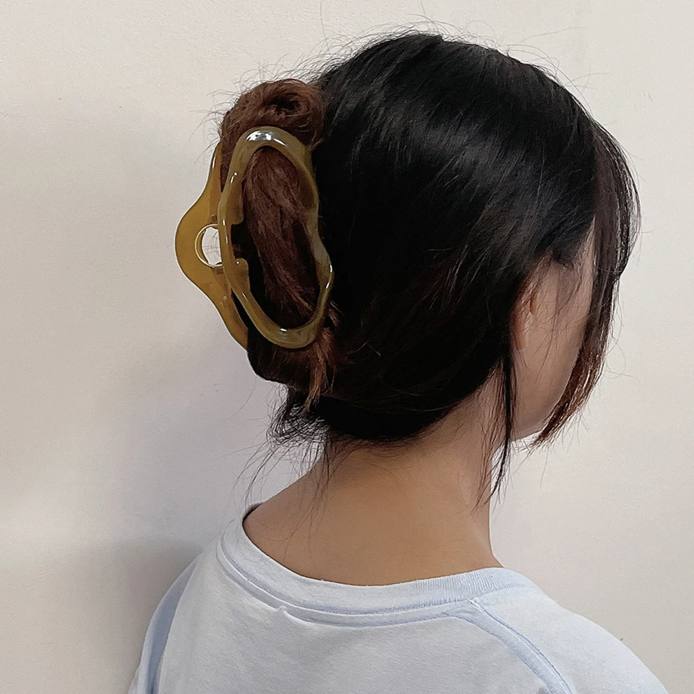 

1PC New Korean Solid Large Hair Claw Elegant Acrylic Hairpins Barrette Crab Hair Clips For Women Girls Headwear Hair Accessories
