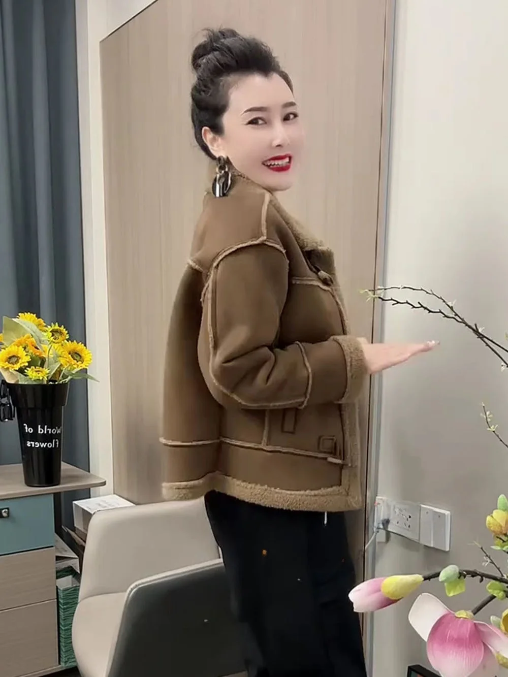 Fashion Thickened Patchwork Fur Integrated Outerwear Women 2024 Winter New Casual Retro Horn Buckle Jacket