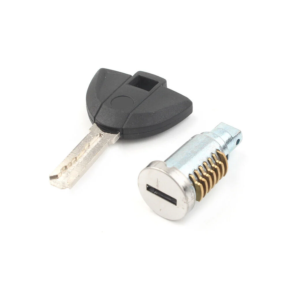 

Set Motorcycle Rear Cowl Lock Kit Durable And Lock: 40*19mm Reliable Colour: As The Condition: 100% New Pictures Show